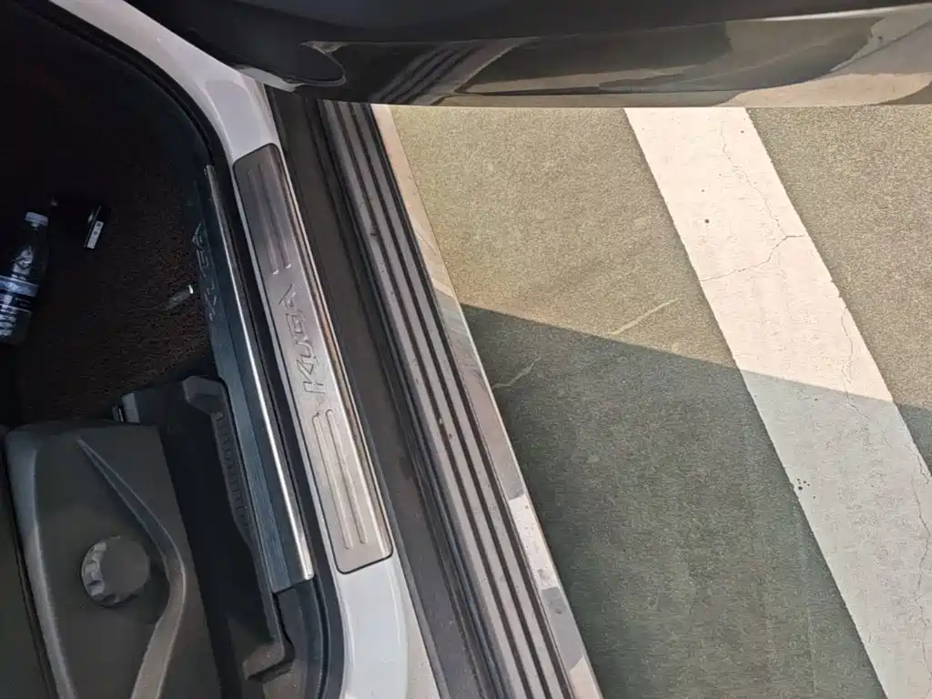 Ford Kuga — миниатюра 21