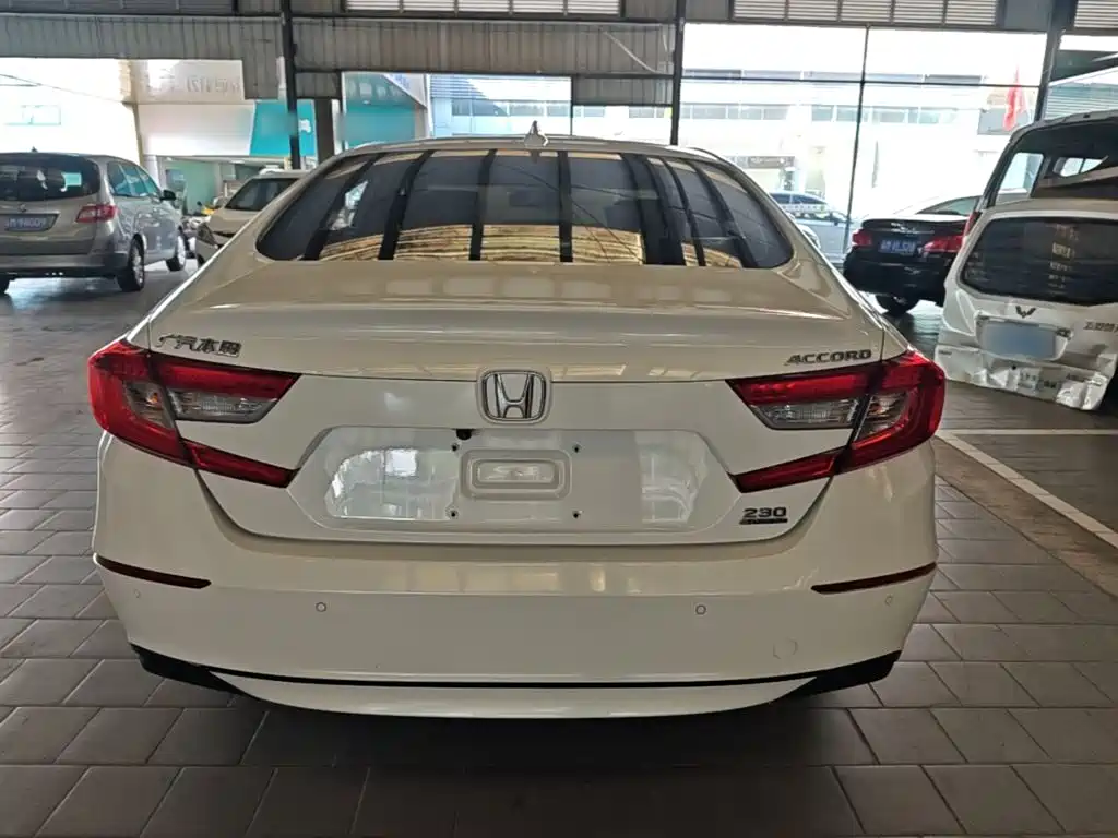 Honda Accord — миниатюра 6