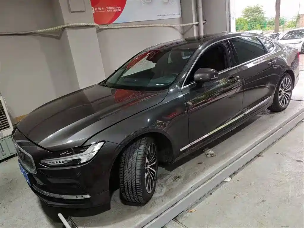 Volvo S90 2024 B5 Luxury