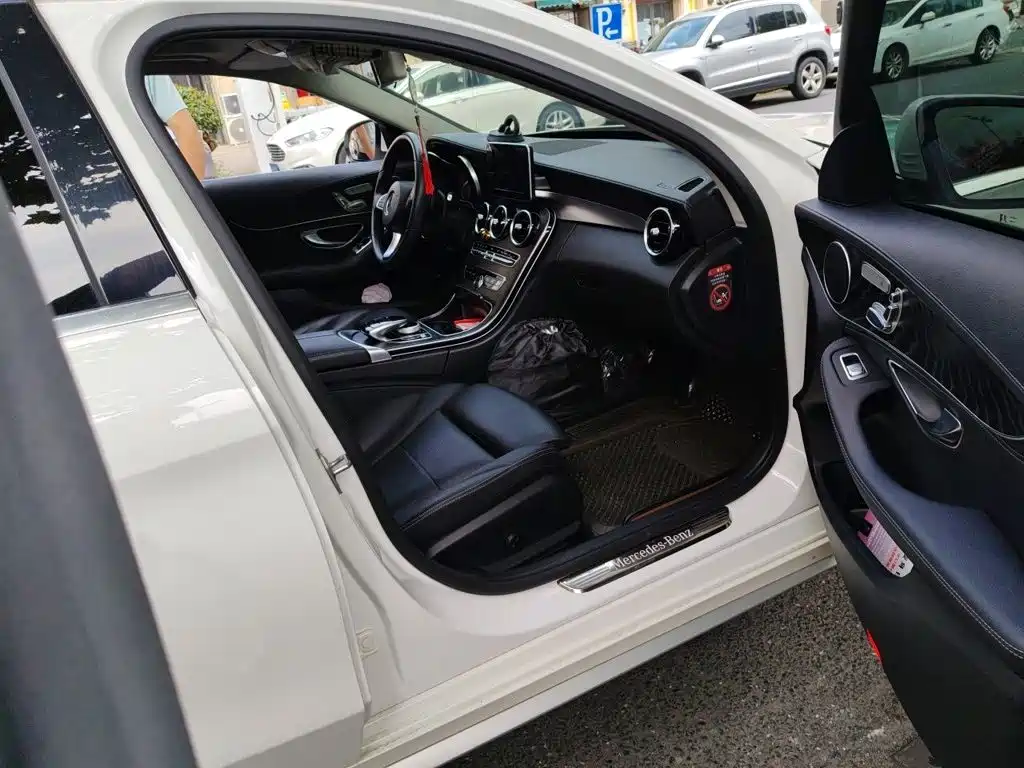 Mercedes-Benz C-Class — миниатюра 18