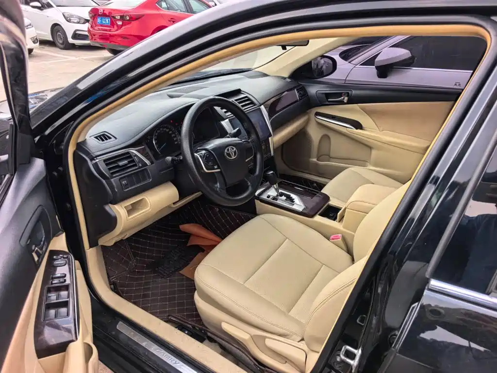 Toyota Camry — миниатюра 7