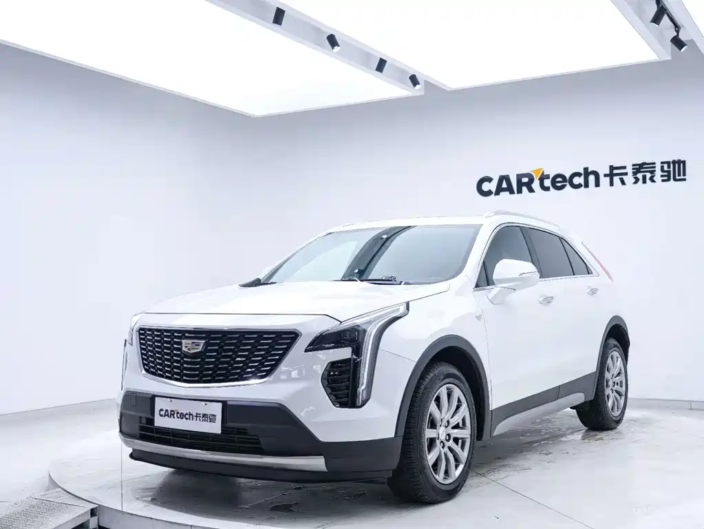 CADILLAC XT4
