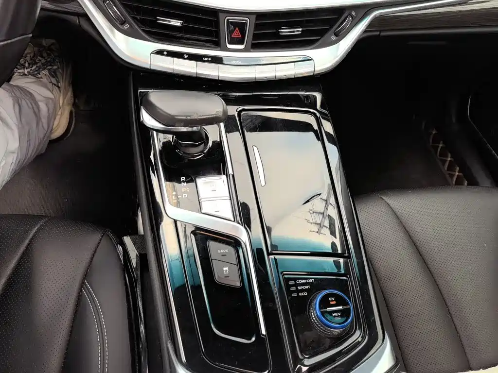 Geely Borui Hybrid — миниатюра 7