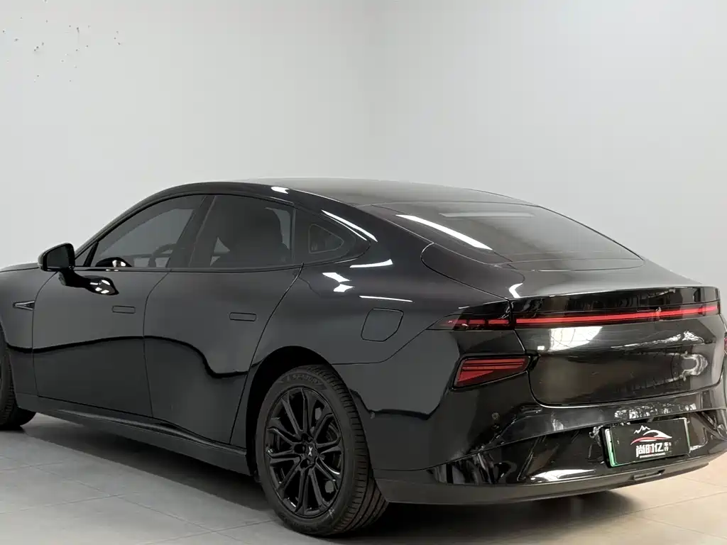 XPeng P7 — миниатюра 5