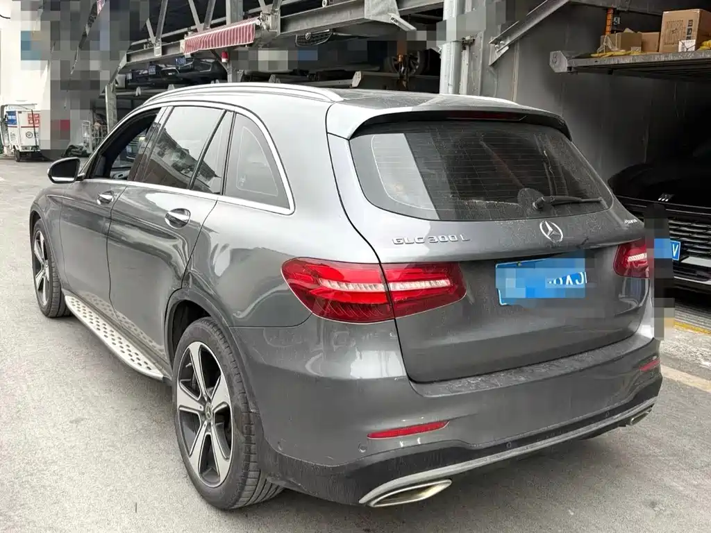 MERCEDES-BENZ GLC