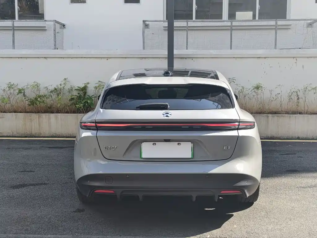 NIO NIO ET5T