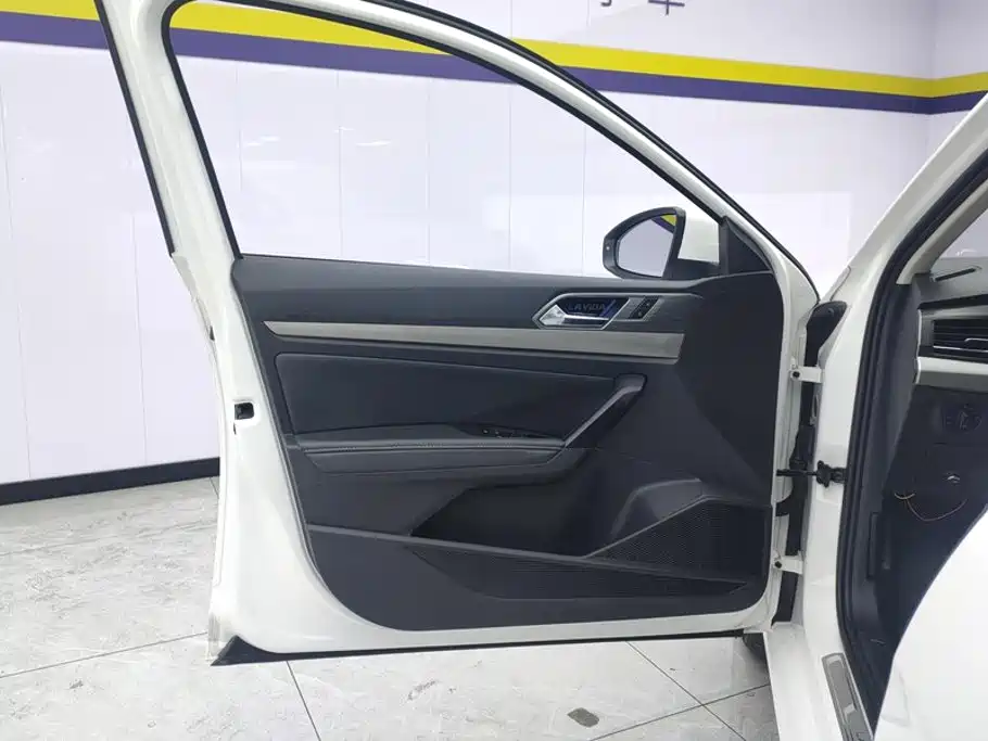 Volkswagen Lavida — миниатюра 7