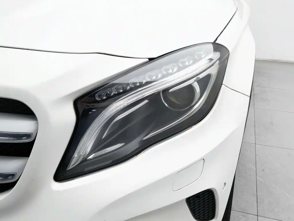 Mercedes-Benz GLA — миниатюра 7