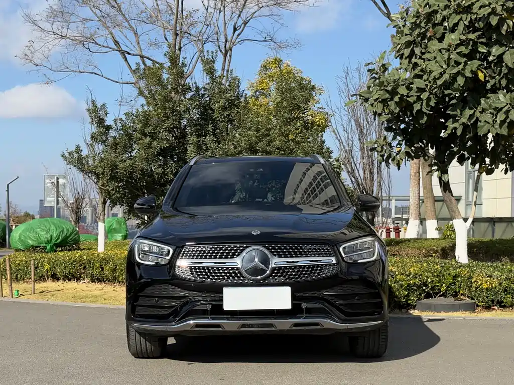 MERCEDES-BENZ GLC