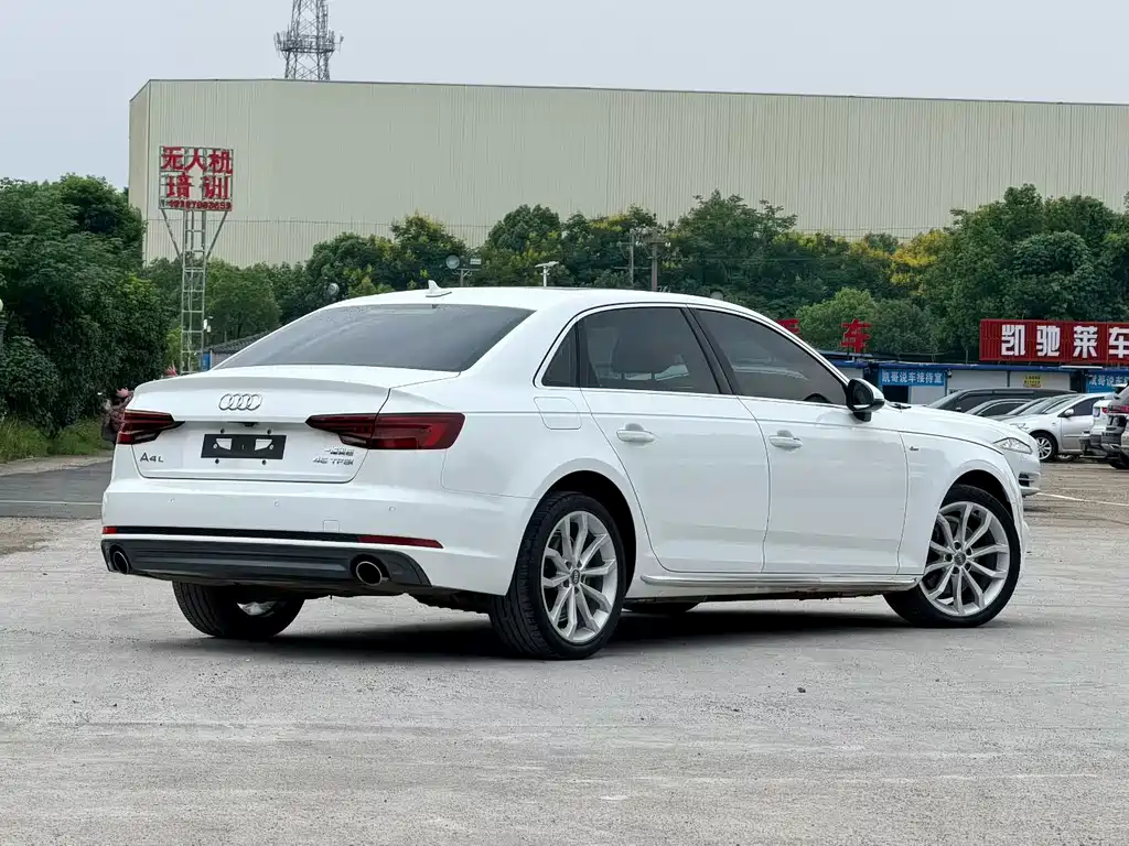 Audi A4L — миниатюра 7