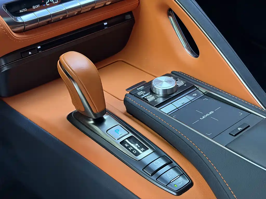 Lexus LC — миниатюра 5