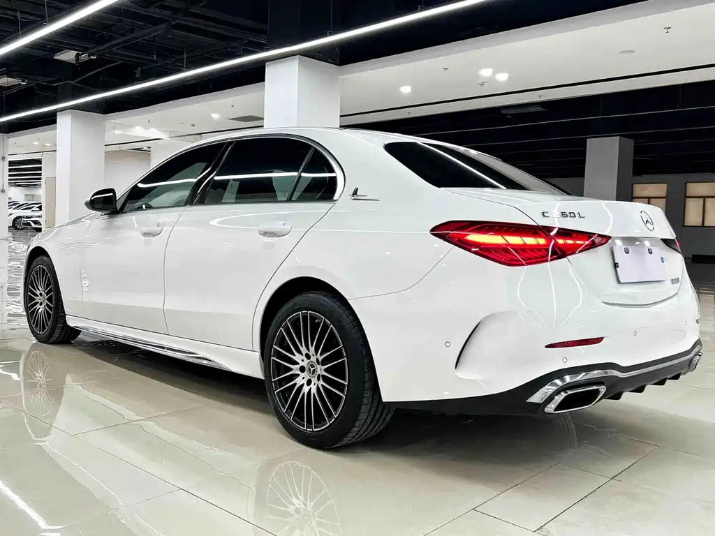 Mercedes-Benz C-Class — миниатюра 3