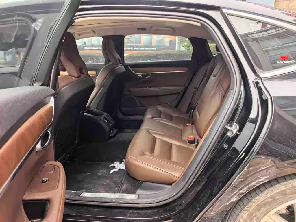 Volvo S90 — миниатюра 8