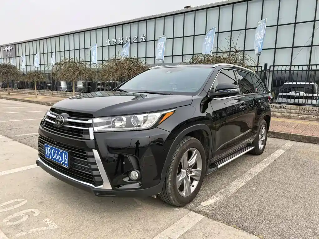 TOYOTA HIGHLANDER