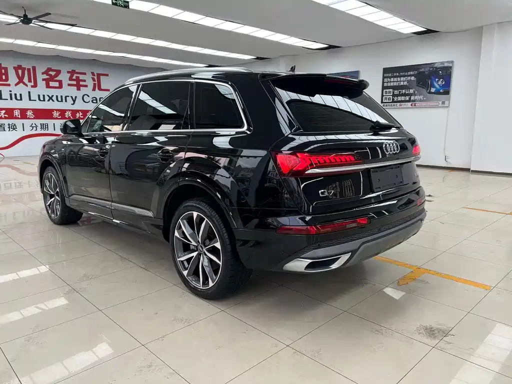Audi Q7 — миниатюра 5