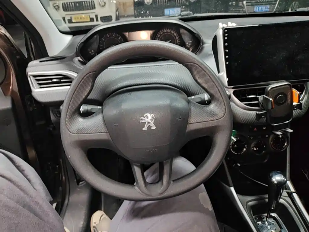Peugeot 2008 — миниатюра 11