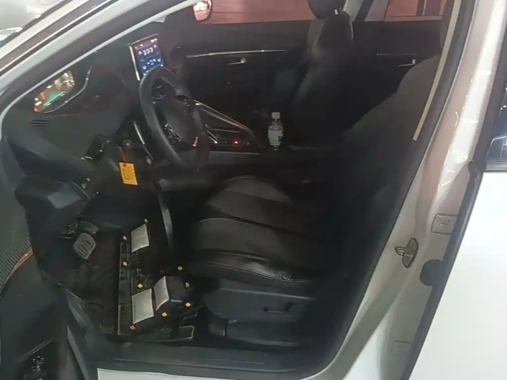 Peugeot 5008 — миниатюра 15