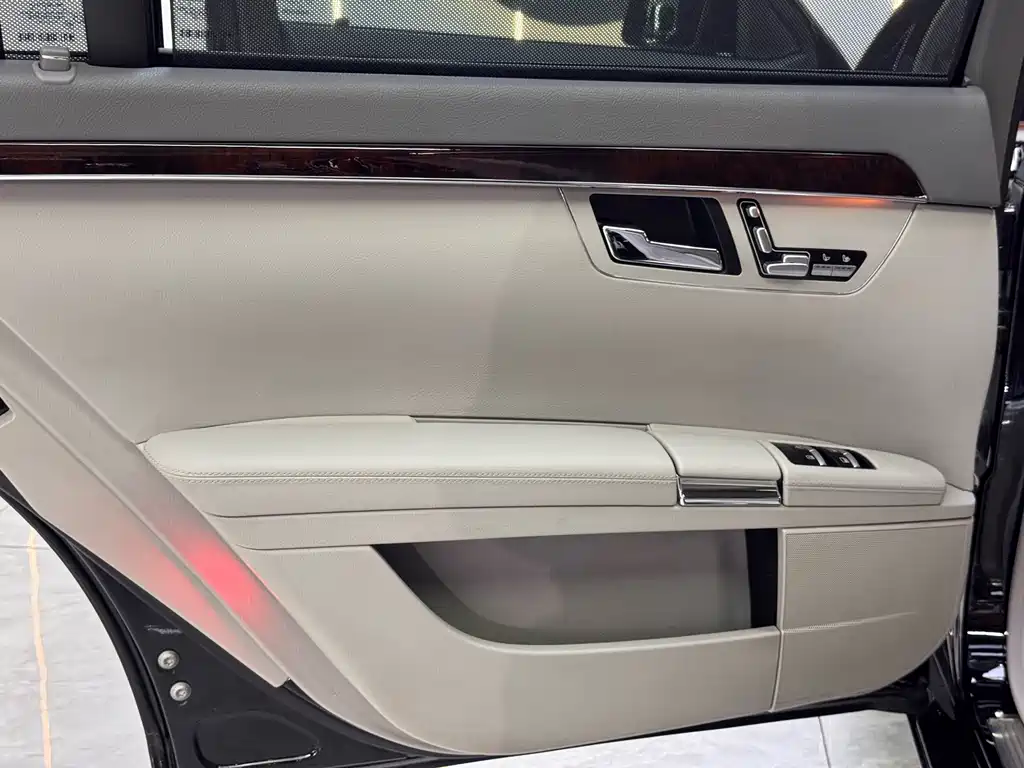 Mercedes-Benz S-Class — миниатюра 17