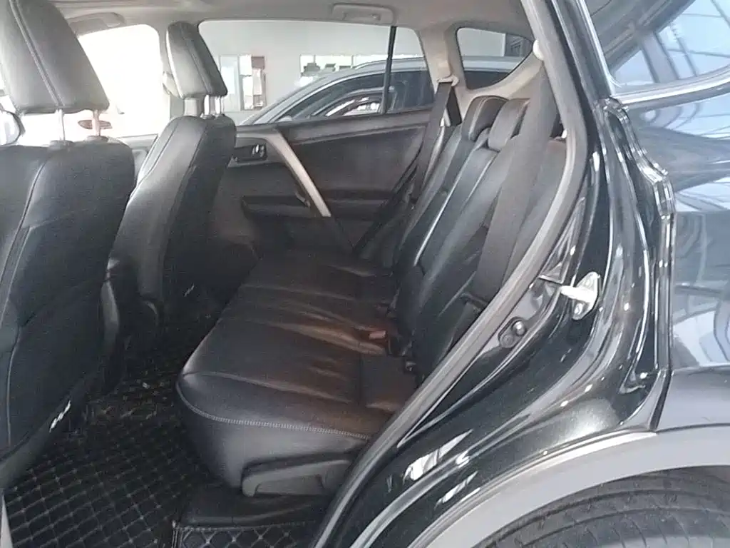 Toyota RAV4 — миниатюра 17