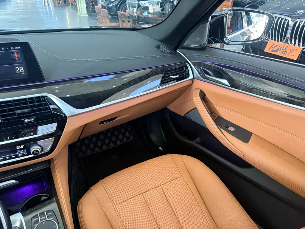 BMW 5 Series — миниатюра 15