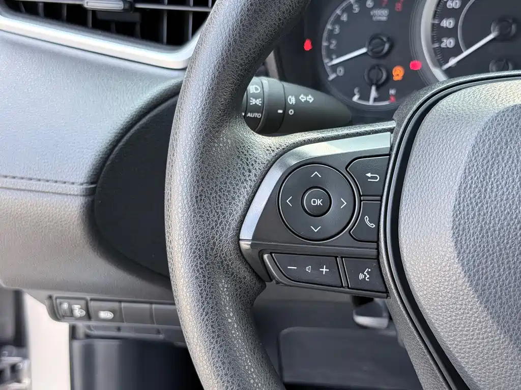 Toyota Corolla Cross — миниатюра 19