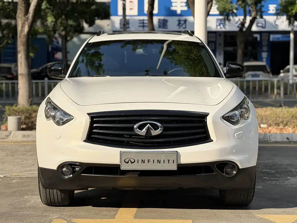 Infiniti QX70 — миниатюра 2