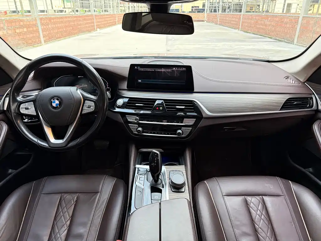 BMW 5 Series New Energy — миниатюра 25