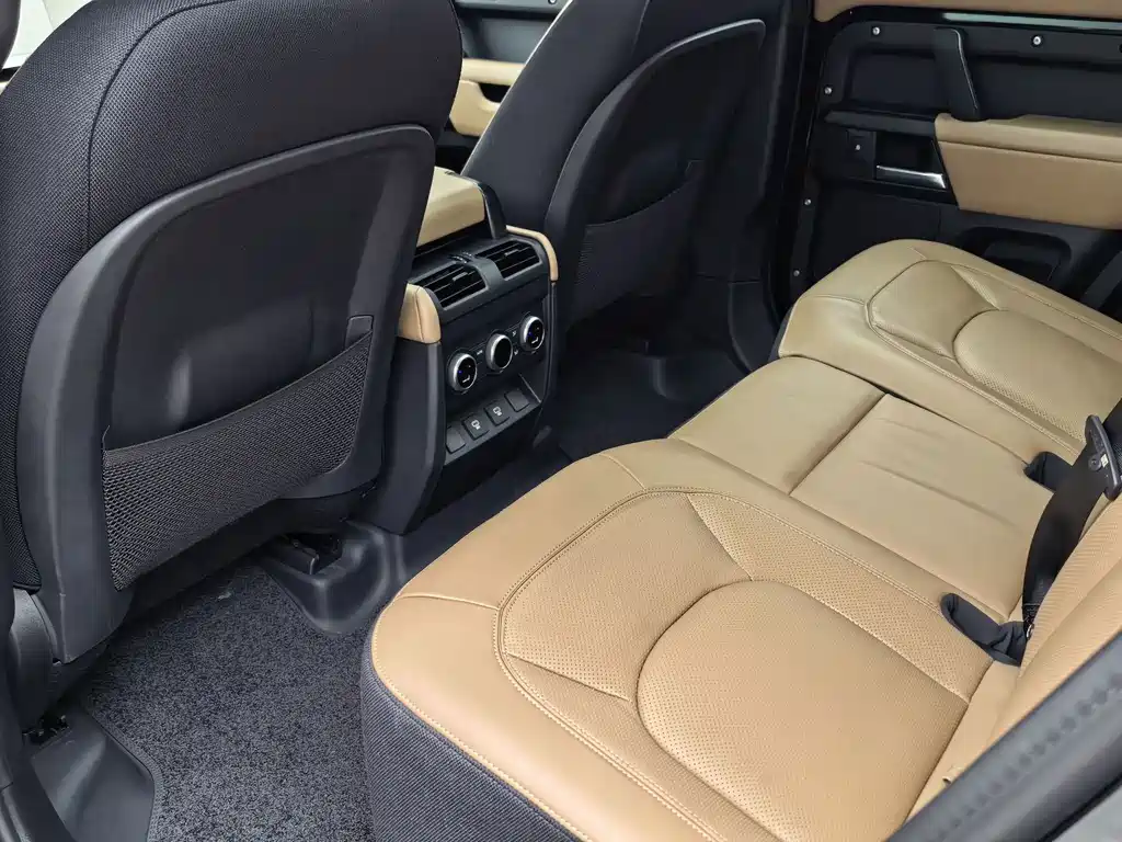 Land Rover Defender — миниатюра 17