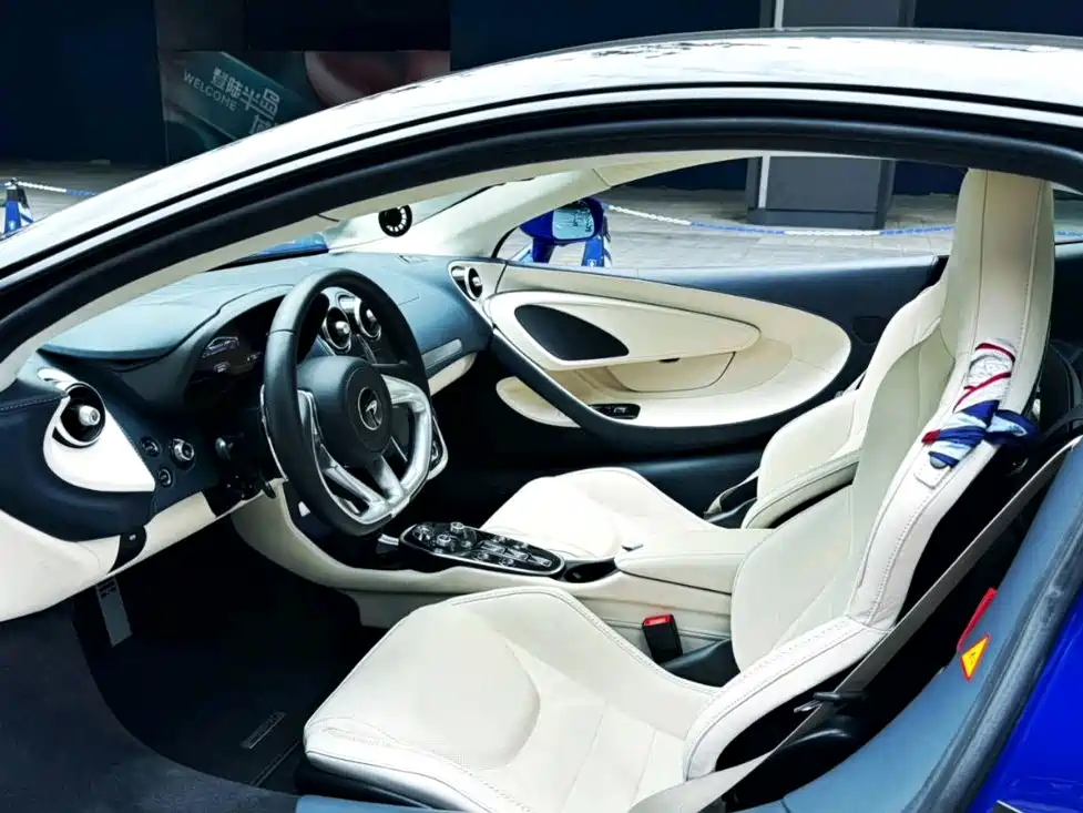 McLaren GT — миниатюра 5