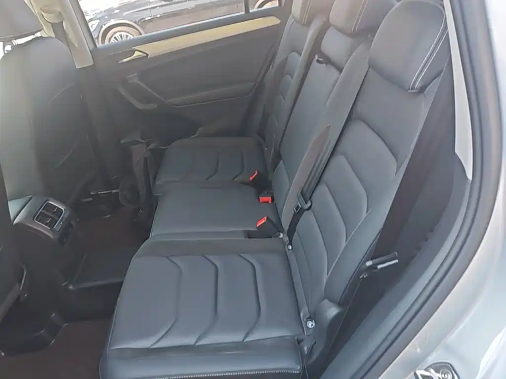 Volkswagen Tiguan L — миниатюра 17