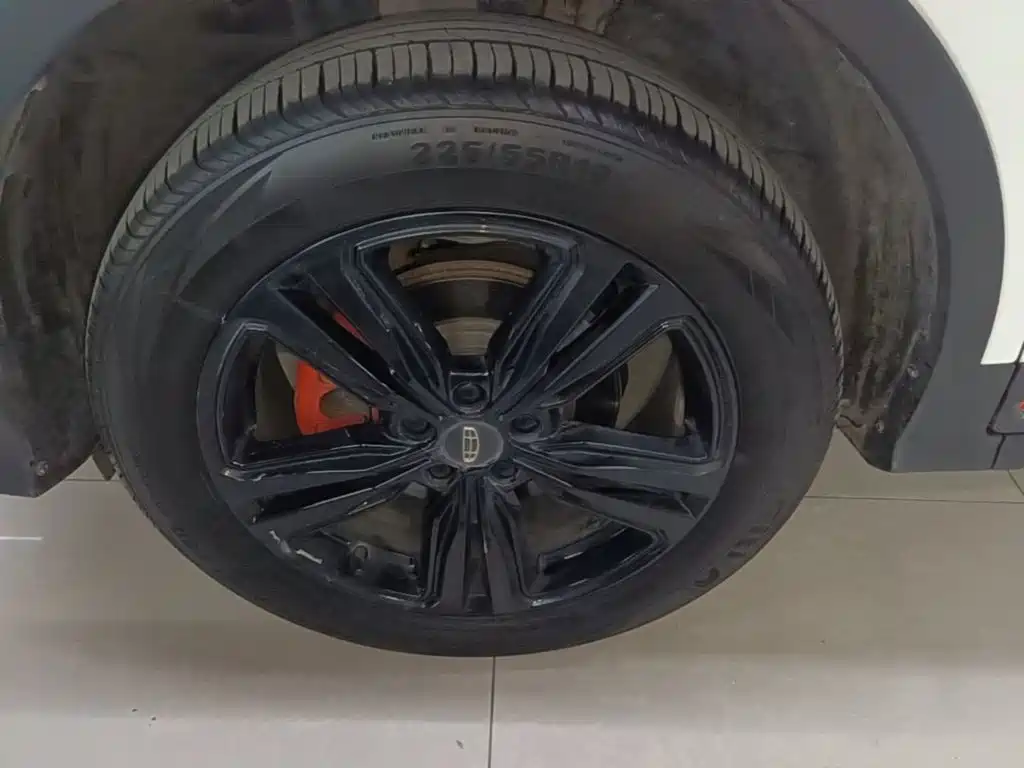 Geely Boyue — миниатюра 23