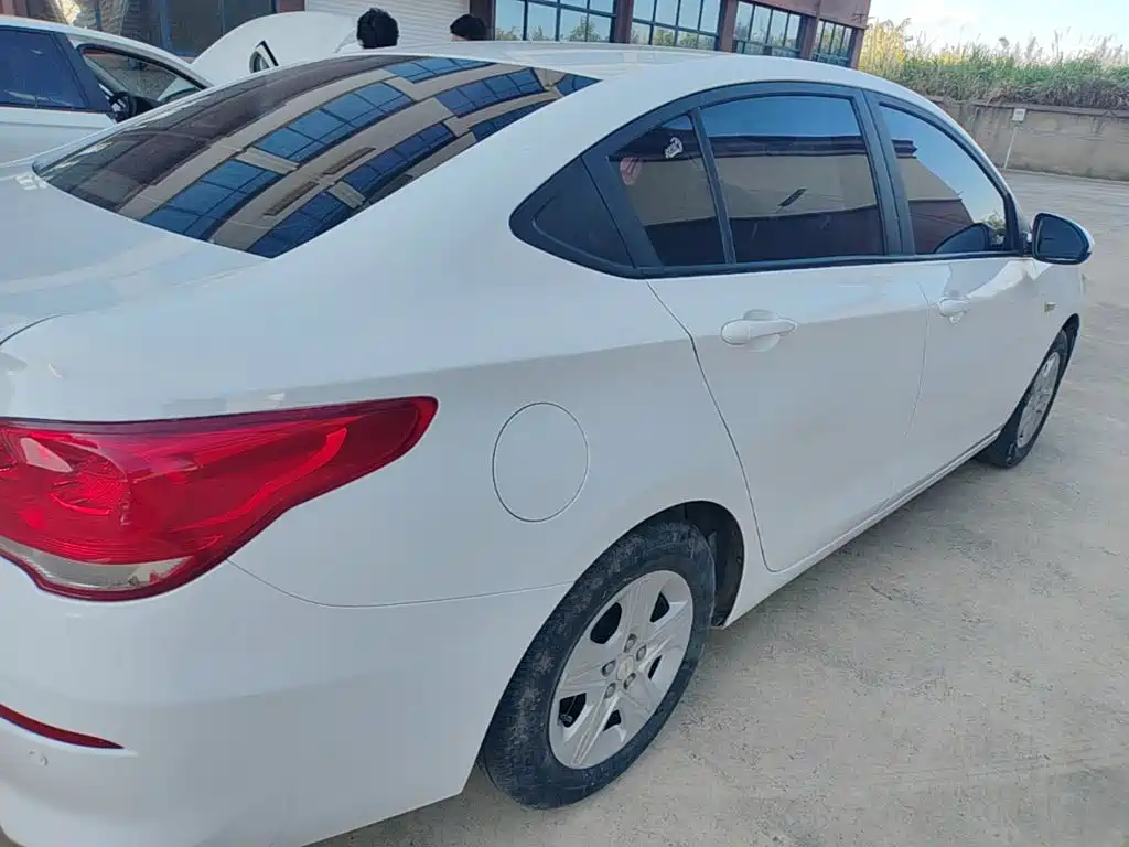 Chevrolet Cavalier — миниатюра 7