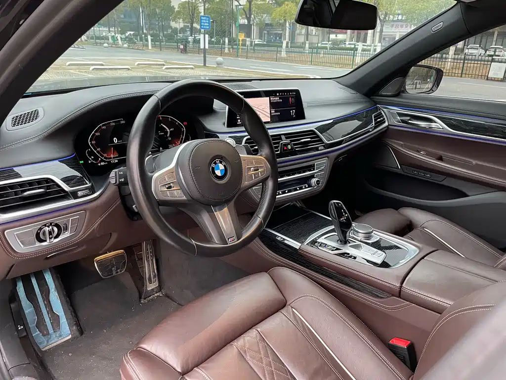 BMW 7 SERIES