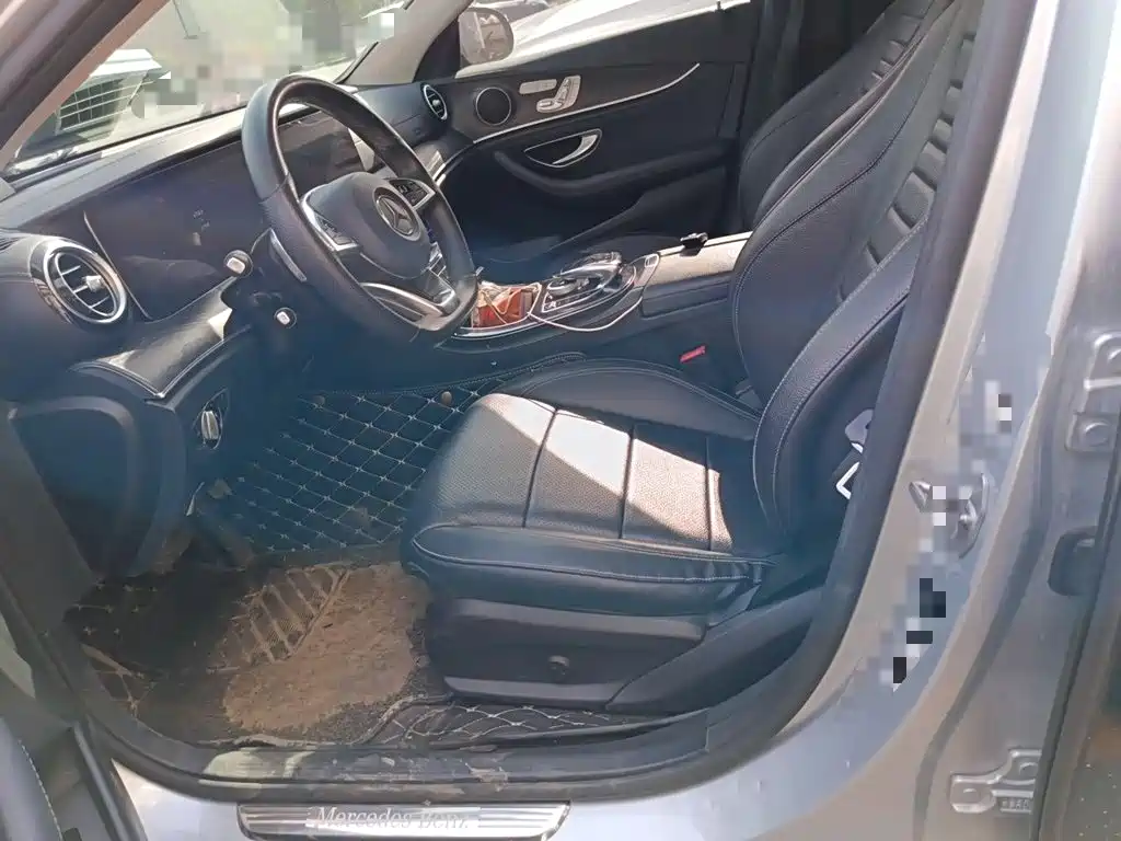 Mercedes-Benz E-Class — миниатюра 8