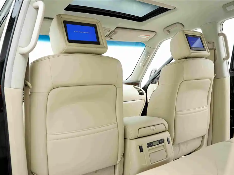 Nissan Patrol — миниатюра 14