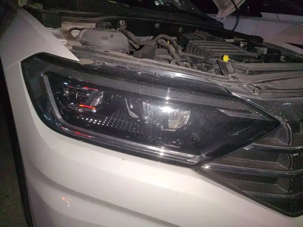 Volkswagen Sagitar — миниатюра 7