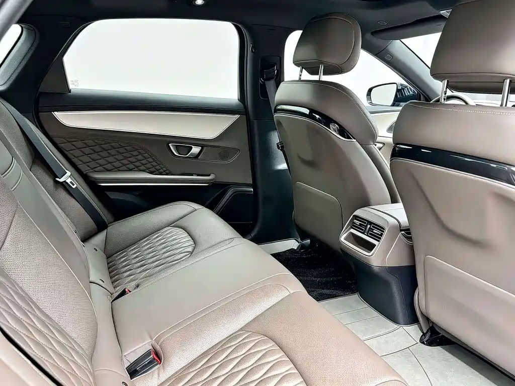 BYD Han — миниатюра 5
