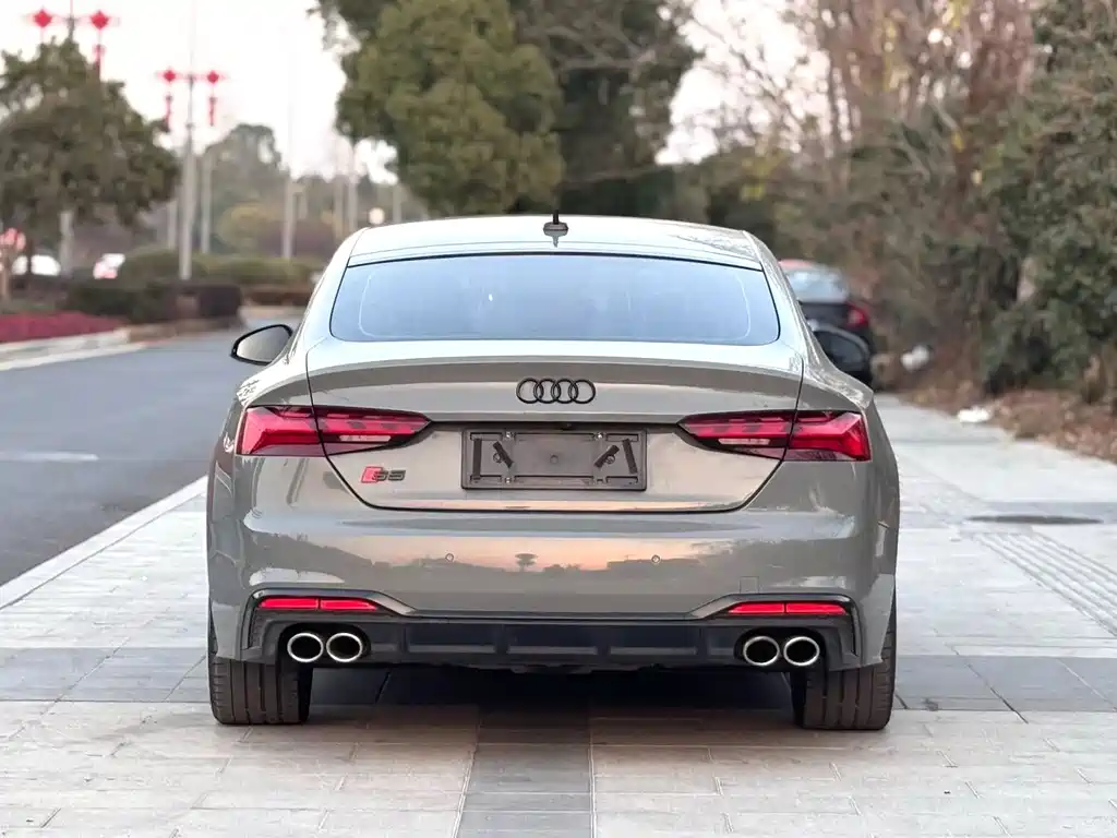 AUDI S5