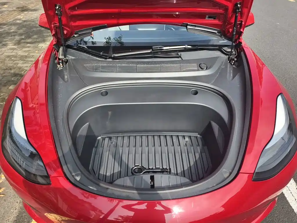 Tesla Model 3 — миниатюра 21