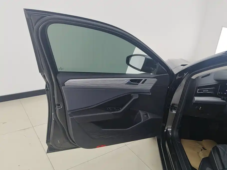 Volkswagen Sagitar — миниатюра 7