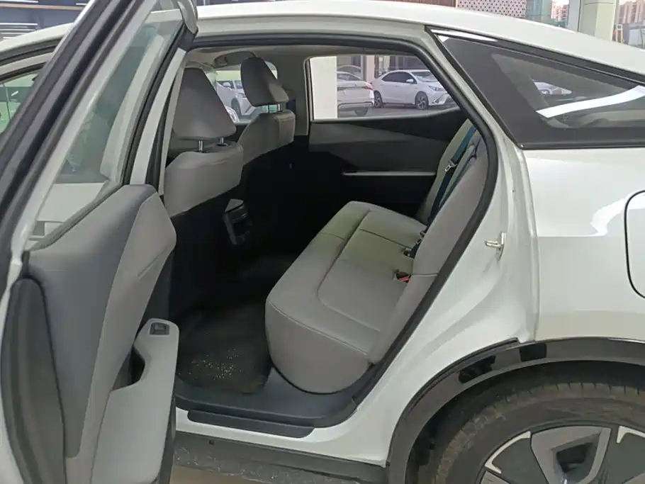 Toyota bZ3 — миниатюра 11