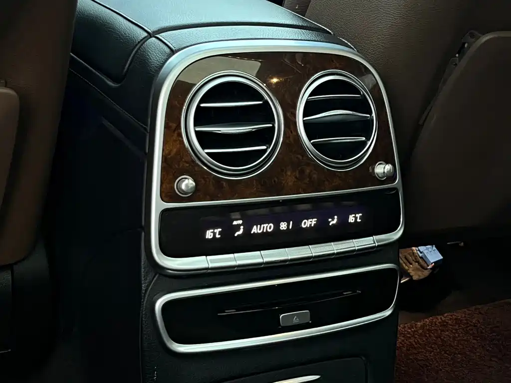 Mercedes-Benz S-Class — миниатюра 11