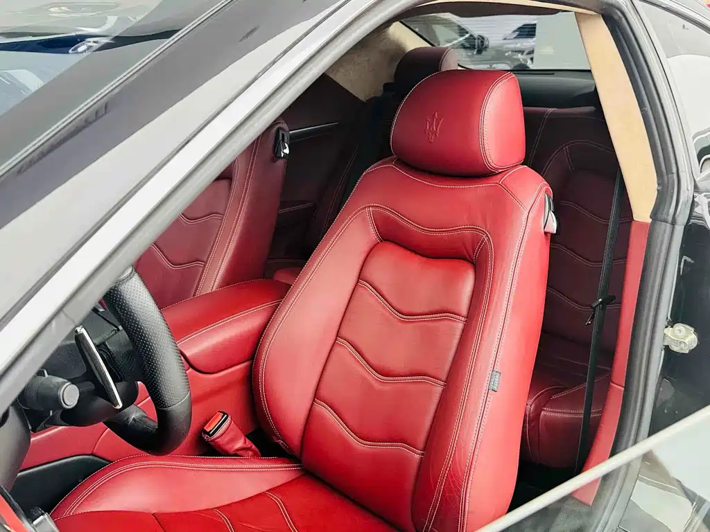 Maserati GranTurismo — миниатюра 8
