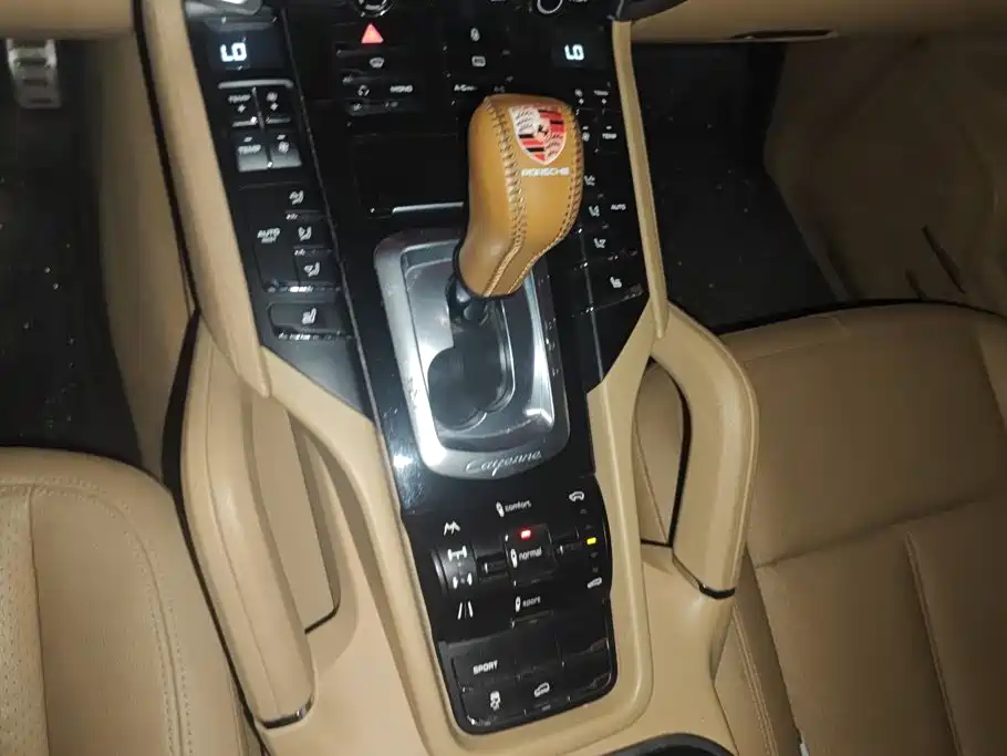 Porsche Cayenne — миниатюра 16