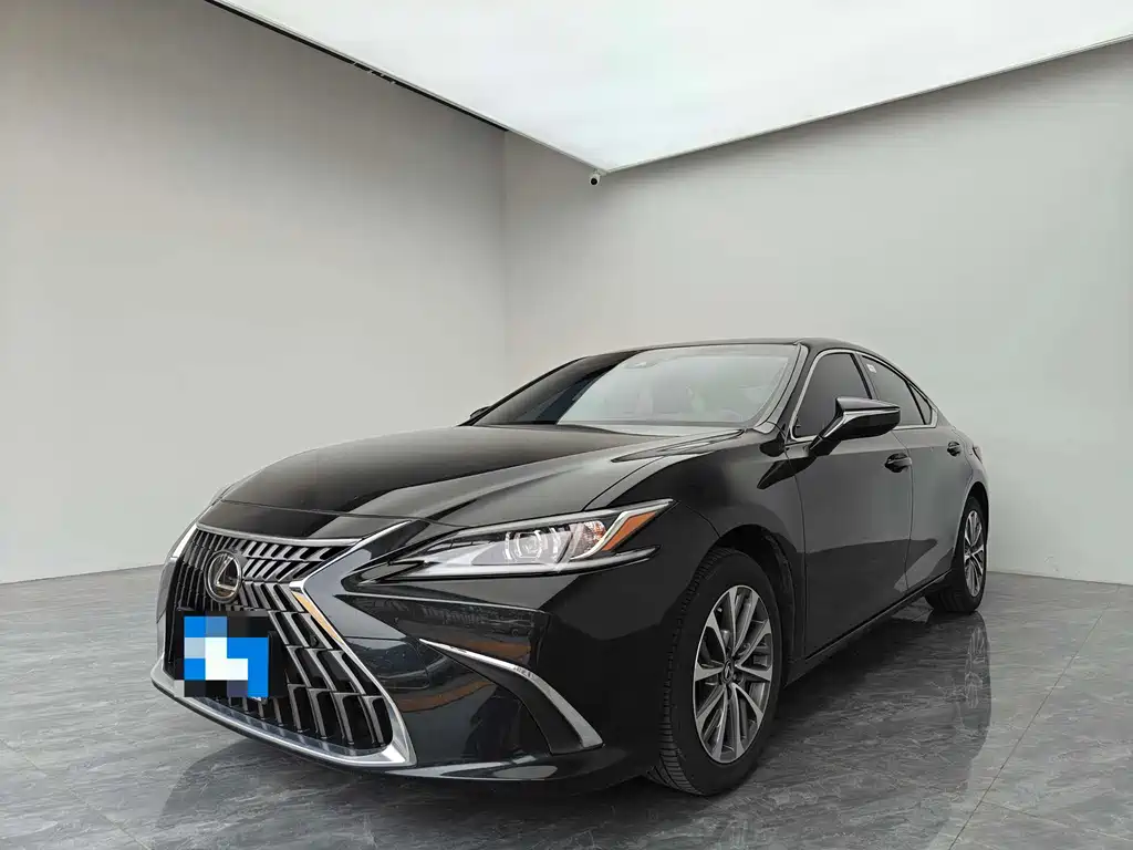 Lexus ES 2024