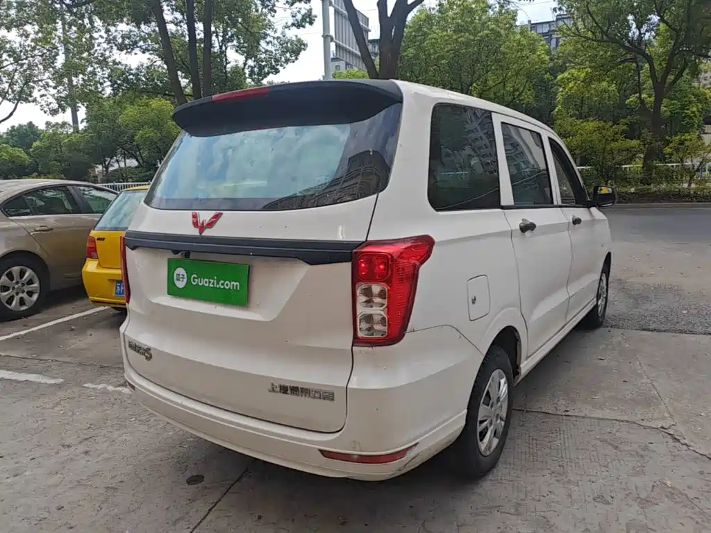 Wuling Hongguang — миниатюра 7