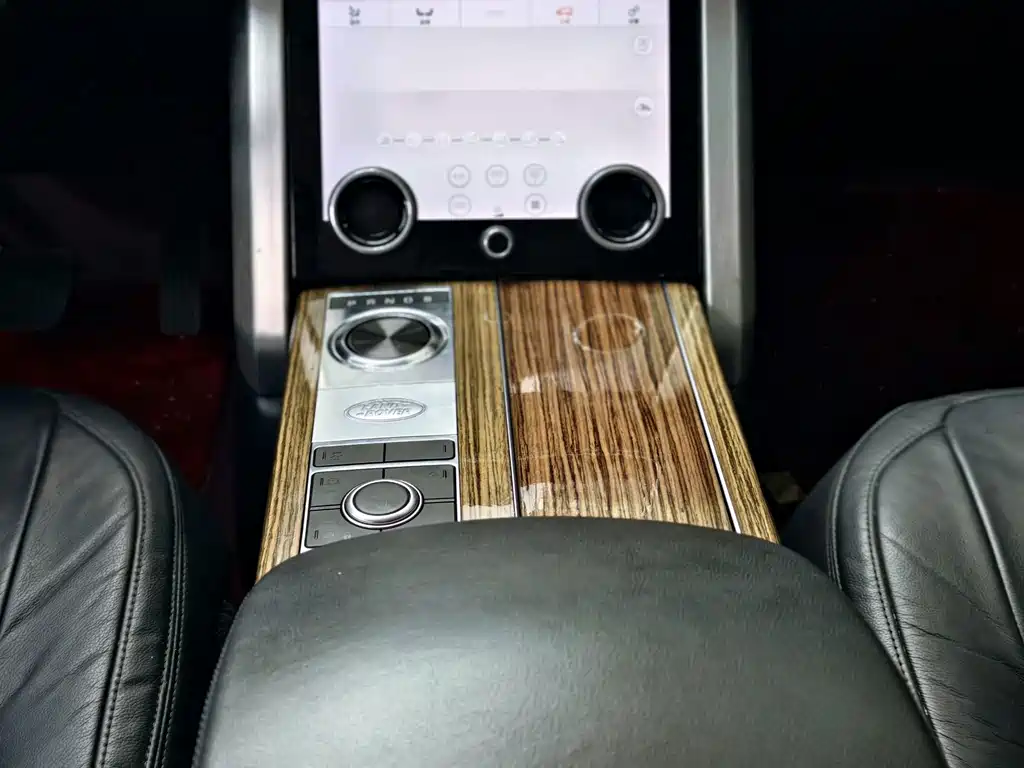 Land Rover Range Rover — миниатюра 12