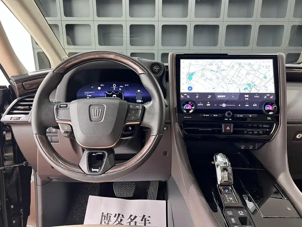 Toyota Vellfire — миниатюра 25