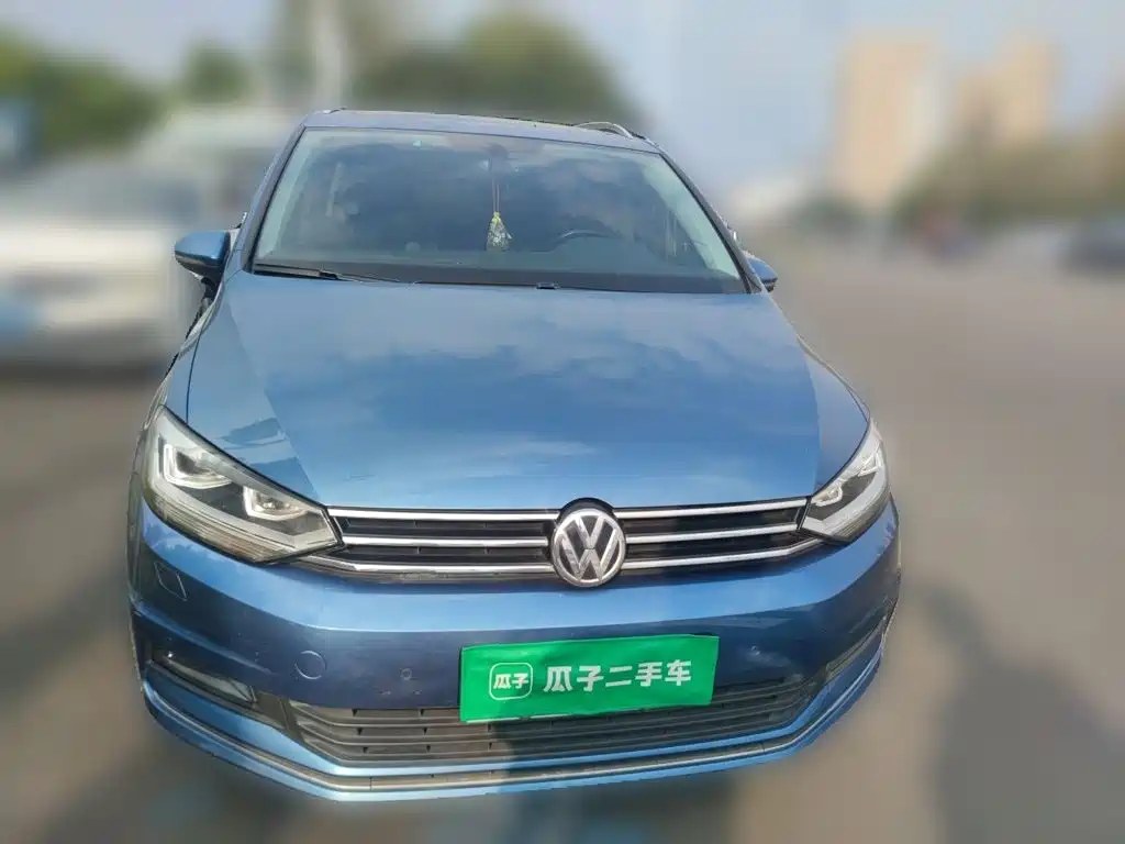 Volkswagen Touran — миниатюра 2