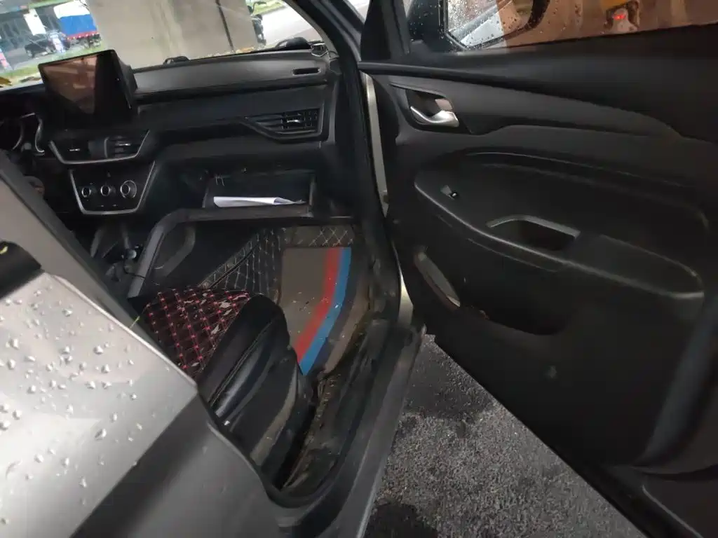 Wuling Hongguang S3 — миниатюра 21